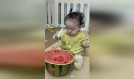 宝宝吃自己的瓜,探索幼儿独立进食的奇妙瞬间