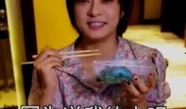 孙俪给人洗脚吃瓜,亲自为粉丝洗脚吃瓜，尽显明星亲和力